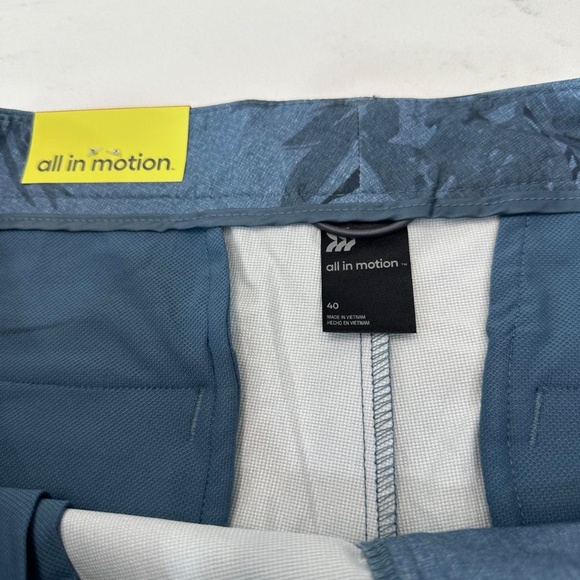 NWT all in motion Men’s Golf Blue Flower Shorts Size 40 - Picture 4 of 6